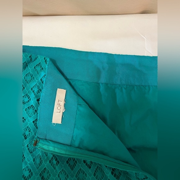 ⚫️ BOGO Loft Elegant Teal Lace Skirt layered, colourful and simple - Picture 3 of 8